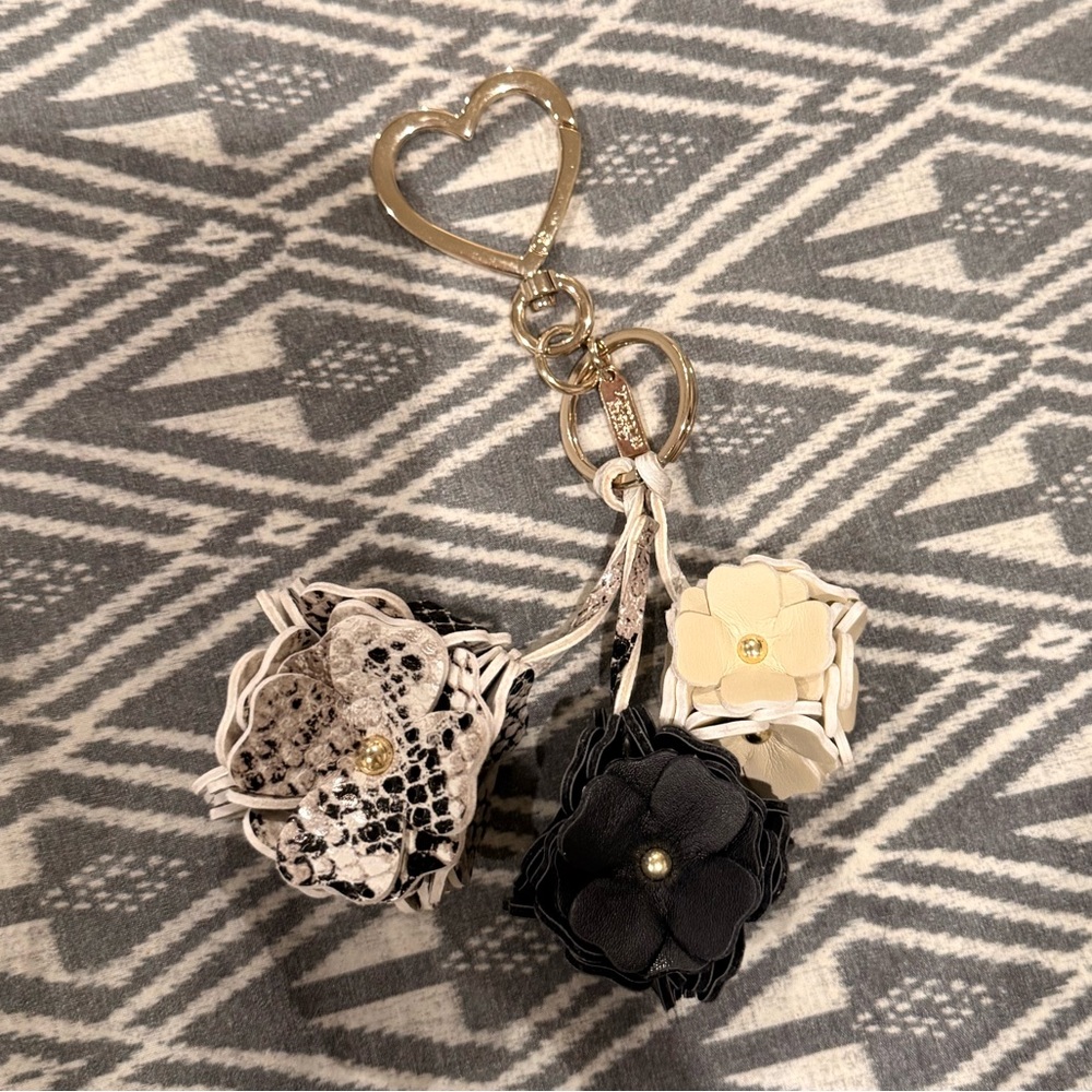 Victoria’s Secret Black Gold Ivory Flower KEY CHAIN RING Bag Charm